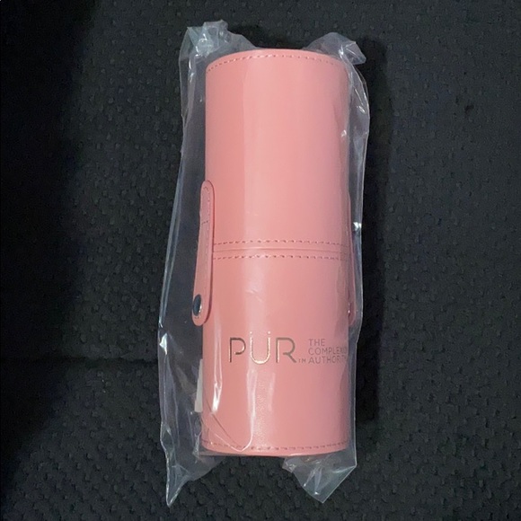 PUR Signature Travel Essentials 12pc. Cruelty-Free - Picture 7 of 7